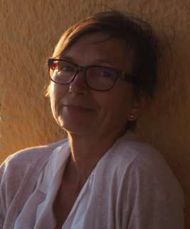 Dr. Lucile Arnoux-Farnoux